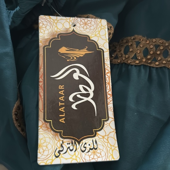 Elegant Green Maxi Dress - Picture 7 of 7